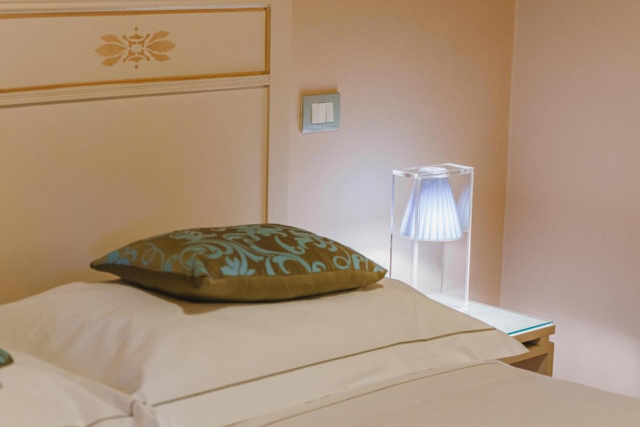 Duchess Boutique De Charme Bed & Breakfast Florence Exterior photo